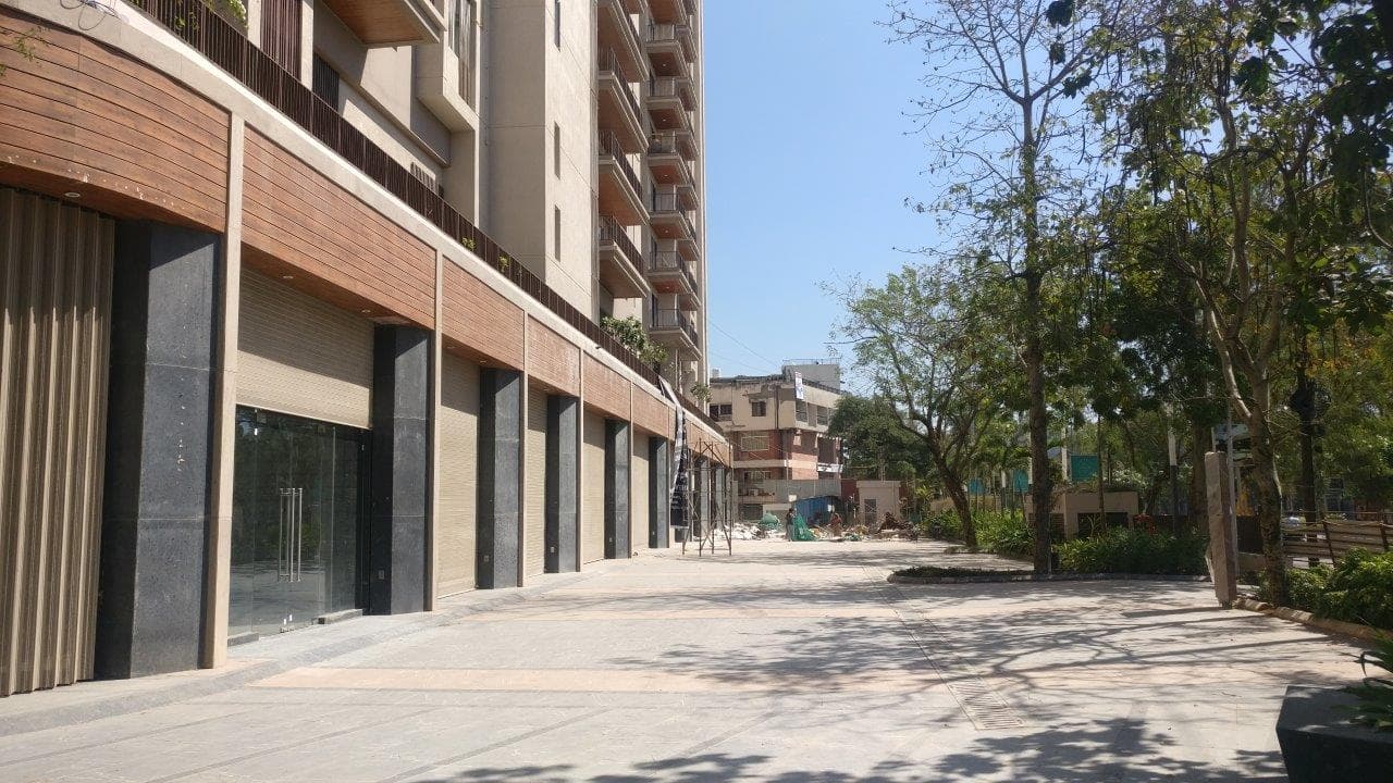 Kalpataru Grandeur