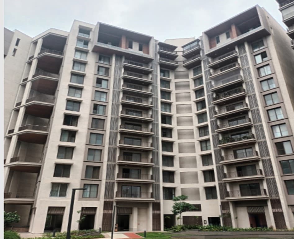 Kalpataru Grandeur